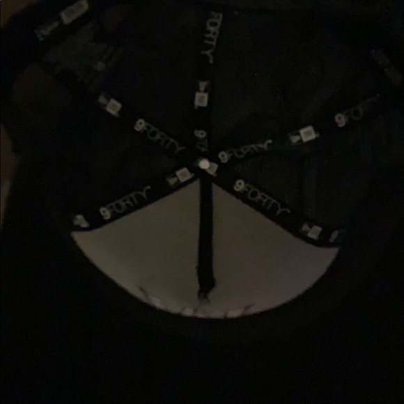 NWOT camouflage new era SnapBack trucker hat - Picture 2 of 4